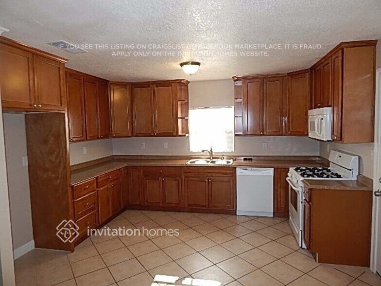 Building Photo - 3497 Halifax Way