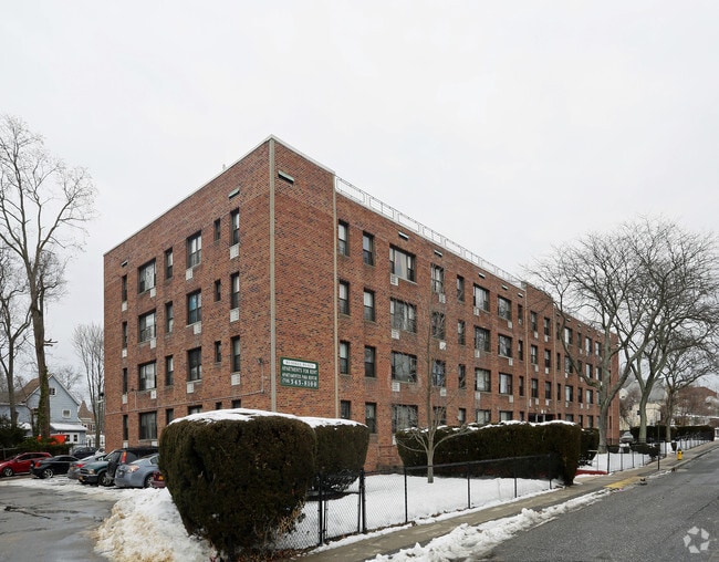Primary Photo - Russell Place
