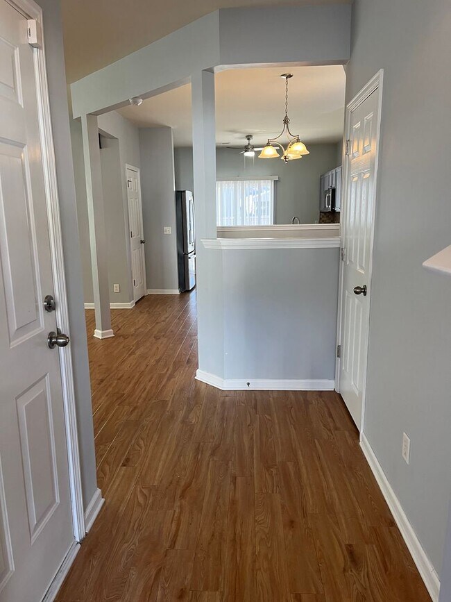 Building Photo - 275 Cameron St