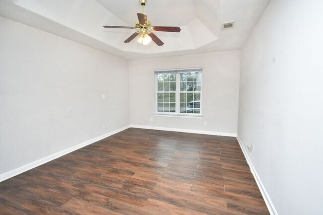 Building Photo - 3544 Mutimer Dr