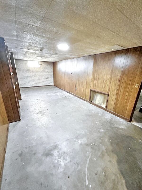 Building Photo - 225 Ben Nevis Rd