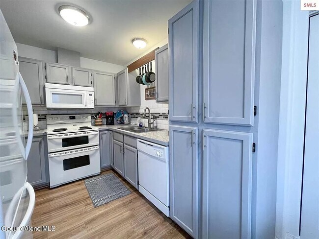 Building Photo - 1821 Spruce St