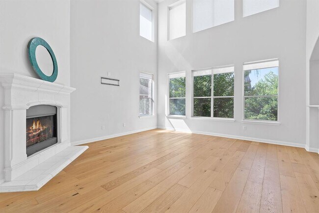 Building Photo - 2109 Petrified Forest Dr