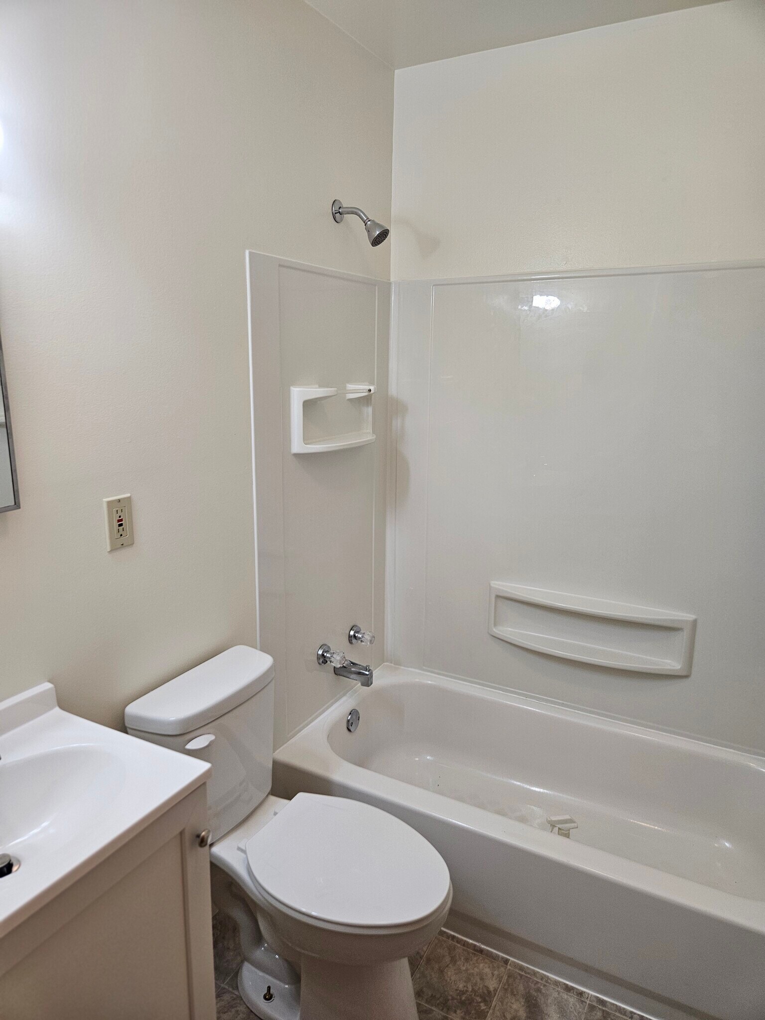 Building Photo - 158 Hillcrest Ave