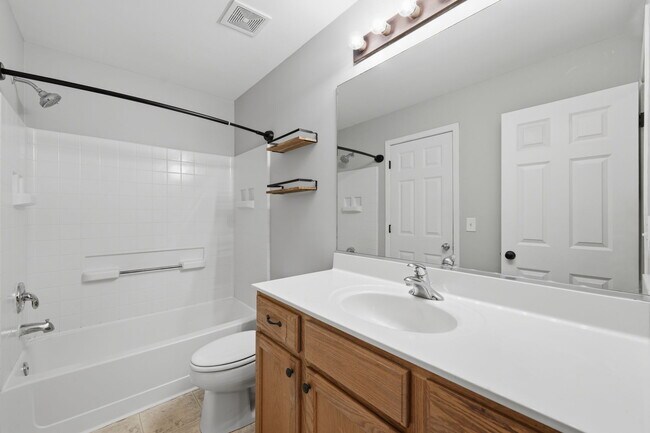 Building Photo - 1464 Cambria Dr