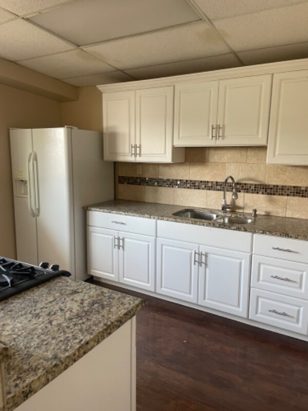 Building Photo - 1330 E 58th St