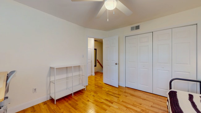 Building Photo - Beautiful 2 Bedroom Multi Level Condo