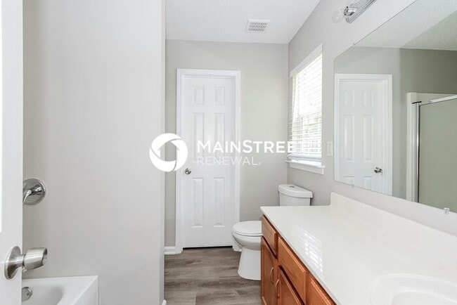 Building Photo - 4 Bedroom Pet-Friendly Home in CHARLOTTE, NC with Main Street Renewal