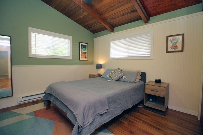 Building Photo - 11330 SW Tigard St