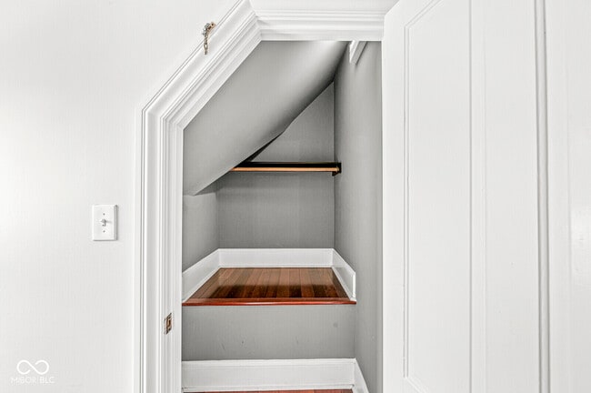 Building Photo - 331 N East St