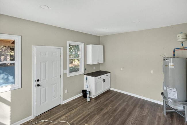 Building Photo - 1978 Piedmont St