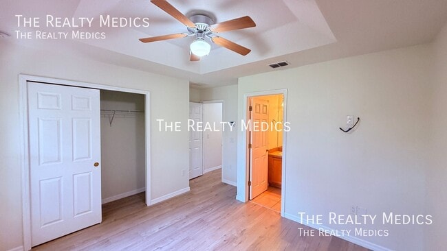 Building Photo - 5161 Regatta Dr