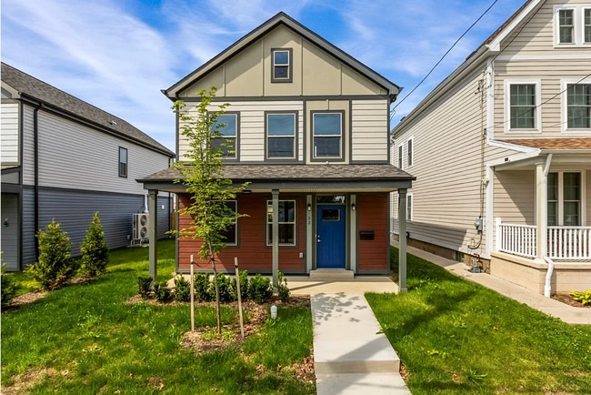 Building Photo - 22 Mayflower St