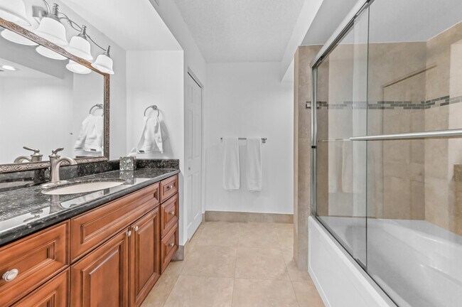 Building Photo - 3606 S Ocean Blvd