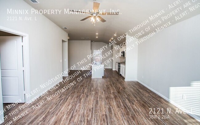 Building Photo - 2121 N. Ave L