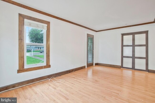 Building Photo - 1009 Tyler Ave