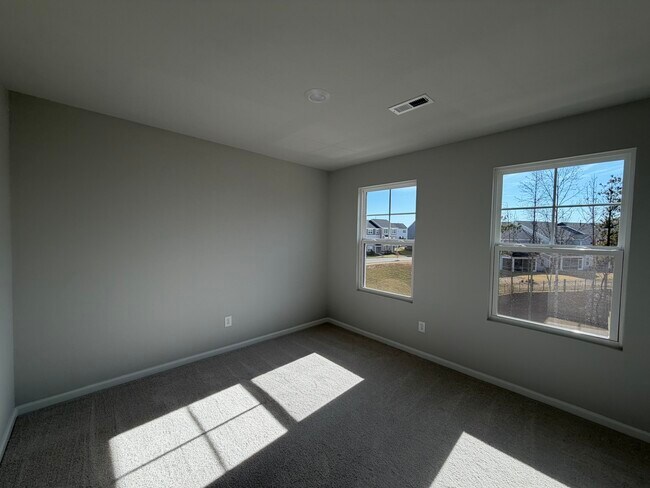 Building Photo - Carolina Springs 2