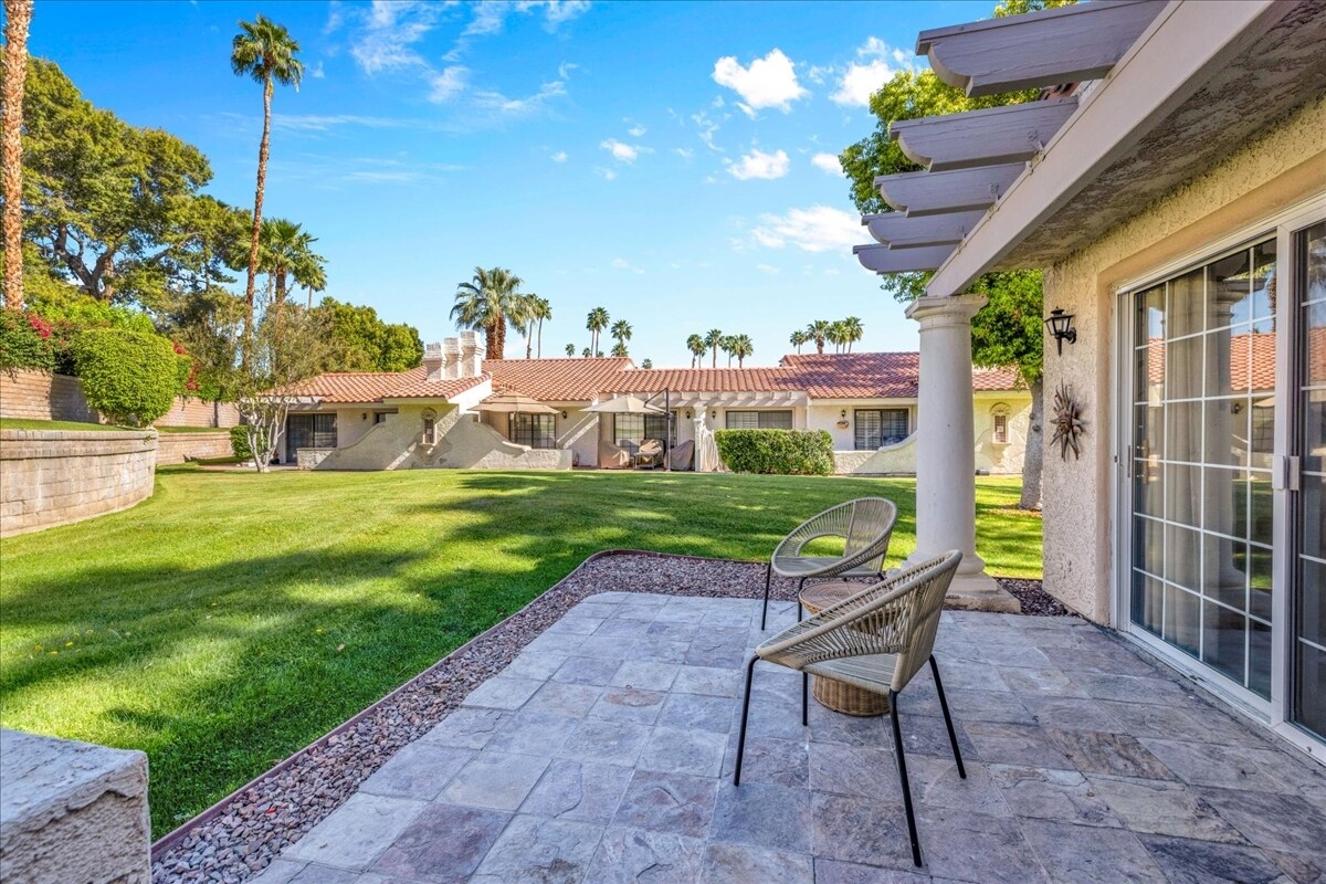 Building Photo - 2701 E Mesquite Ave