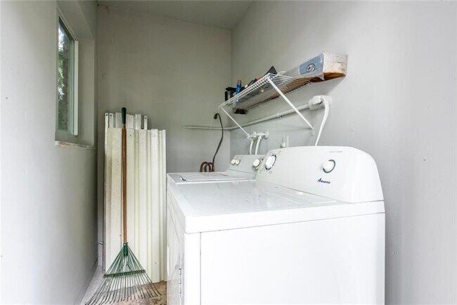 Building Photo - 4303 NW 20th Ave