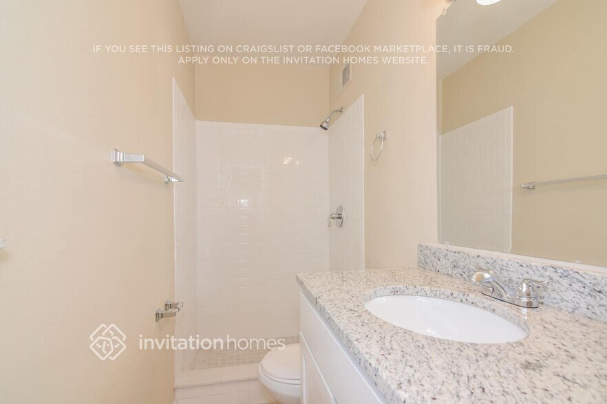 Building Photo - 511 Sutton Pl