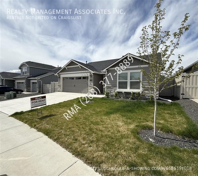 Building Photo - 3799 N Marionberry Ave