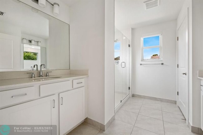 Building Photo - 214 Preserve Trl S