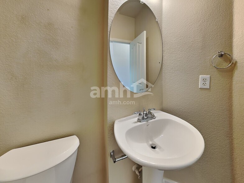 Building Photo - 4564 MT Princeton St