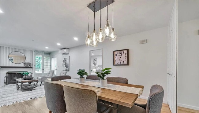 Building Photo - A fantastic upscale 1Bedroom near Canada college and Hwy 280