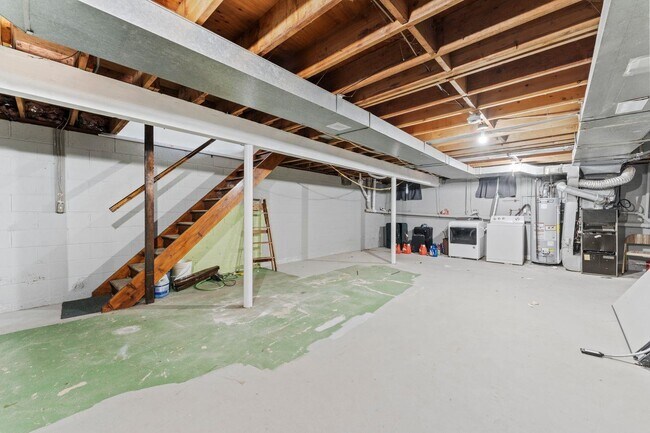 Building Photo - 10 Blanche St
