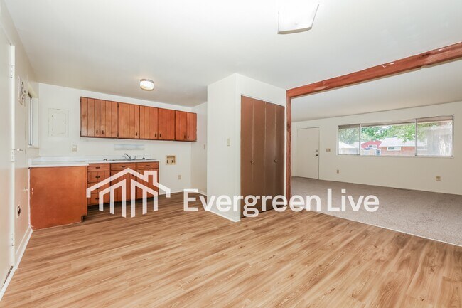 Building Photo - 4344 Kitridge Rd