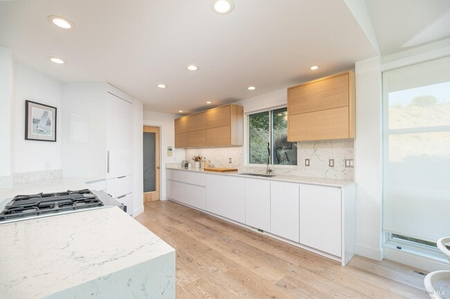 Building Photo - 345 Pacific Ave