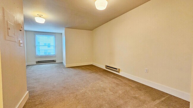 Building Photo - 1419 Boylston Ave