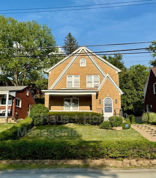 Primary Photo - 544 James St