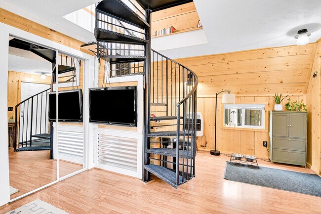 Building Photo - 130 Deer Rd