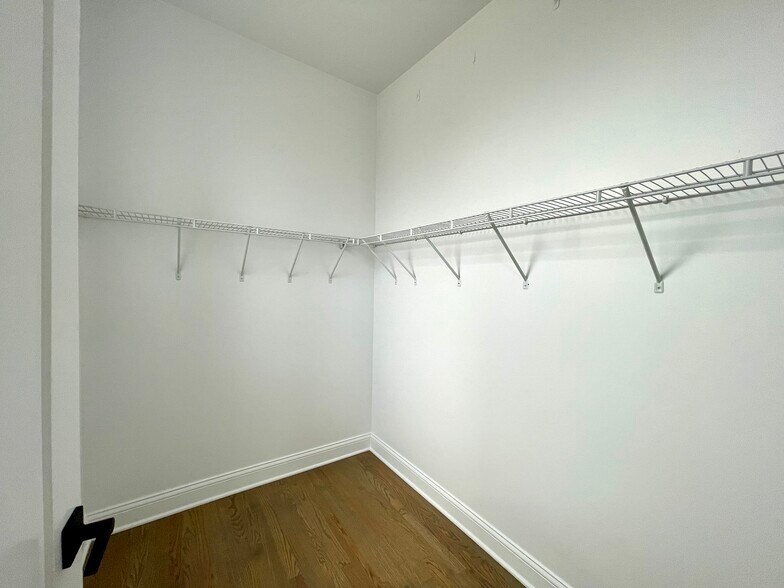 Building Photo - 3405 W Fullerton Ave