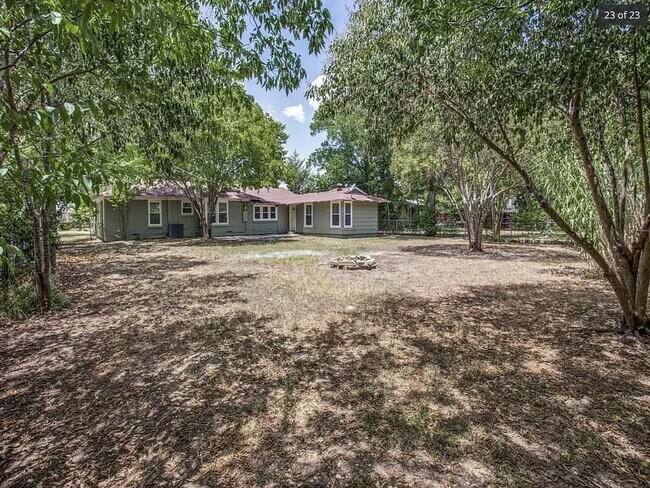 Building Photo - Darling 5 bedroom Home Near TCU. Available for 2026-2027!