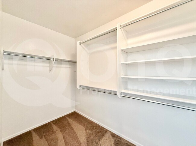 Building Photo - 3690 E Janelle Ct