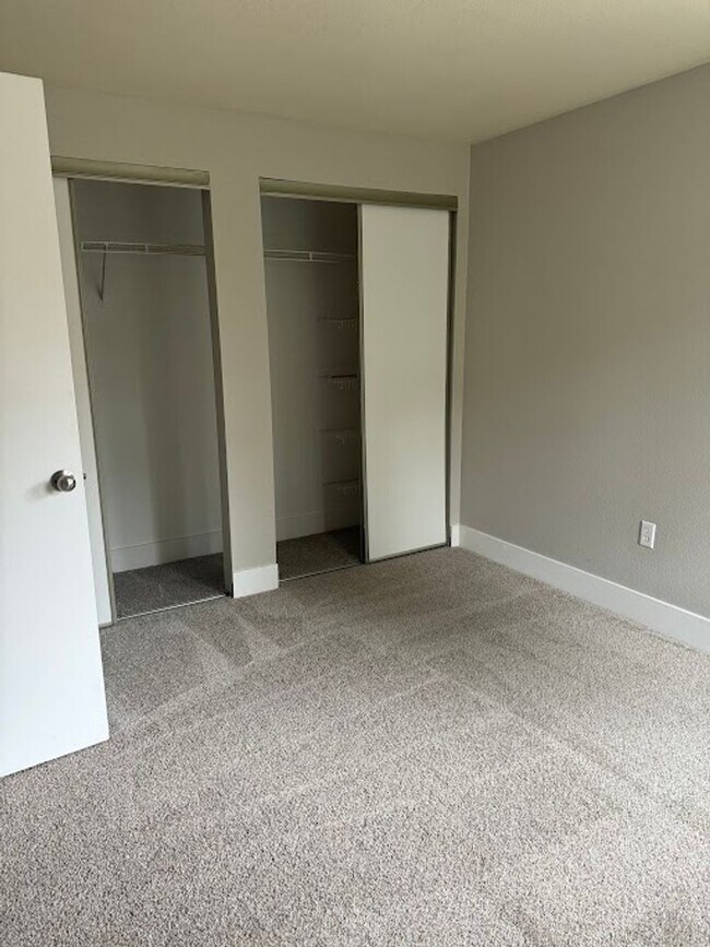 Building Photo - The ideal space to balance life, work and play.