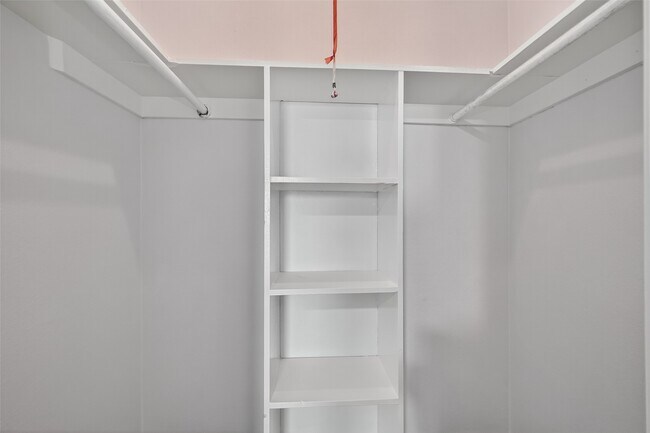 Building Photo - 6201 Ranchester Dr