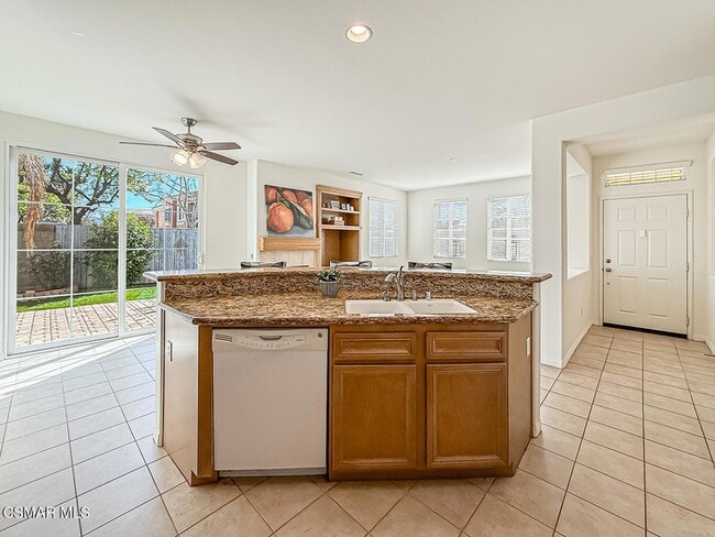 Building Photo - 2930 Esperanza Way