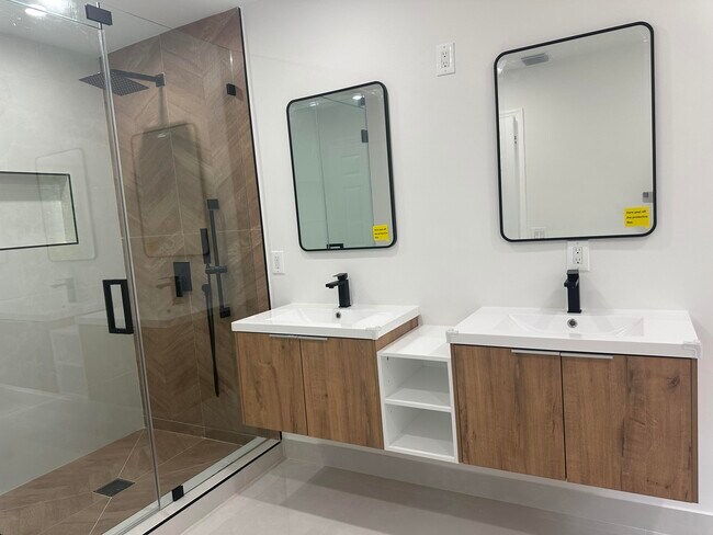 Building Photo - 10702 NW 1st Ct