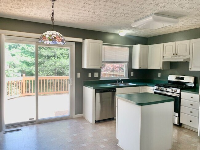 Building Photo - 3207 Water Lily Ct