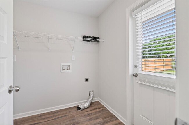 Building Photo - 2026 Dawsons Ml Ln