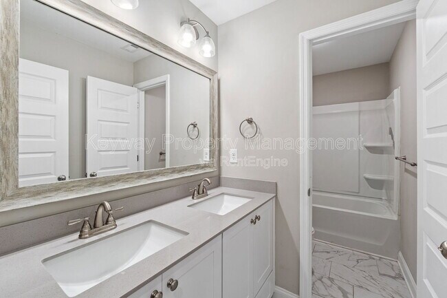 Building Photo - 301 Sumac Trail