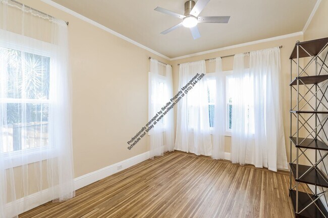 Building Photo - Stunning 3BR / 2BA Split-Level Home in Maxwell Park!