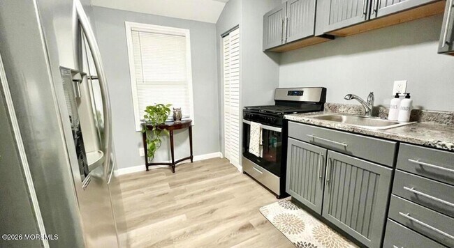 Building Photo - 1718 White St