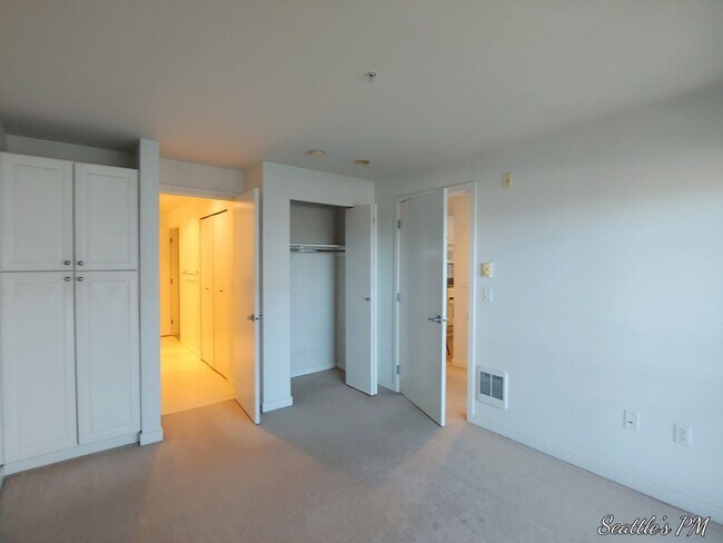 Building Photo - "Urban Living at Its Best: Spacious 2-Bedroom Retreat with Scenic Views!"