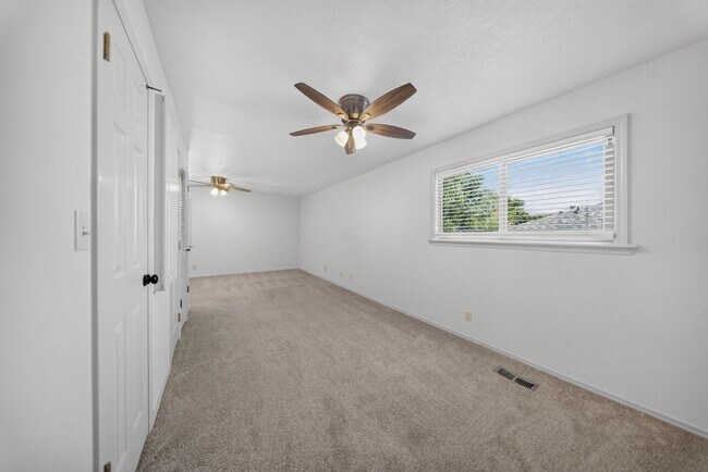 Building Photo - 5715 E 64th St