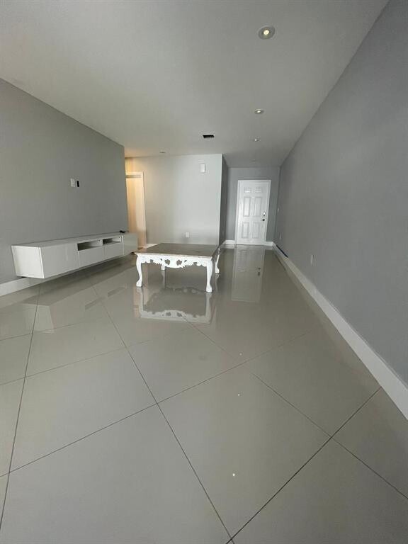 Building Photo - 4135 Eastridge Cir