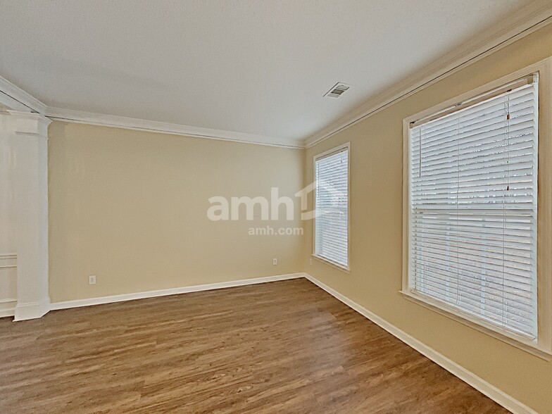 Building Photo - 2208 Sprucewood Dr NW